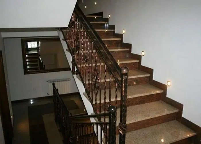 Bustrycki بورونين