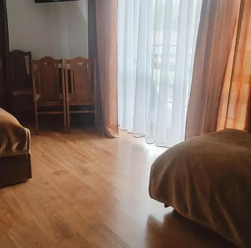 مزرعة للإقامة Bustrycki