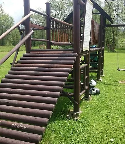 مزرعة للإقامة Bustrycki *