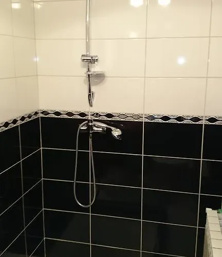 Bustrycki مزرعة للإقامة بورونين